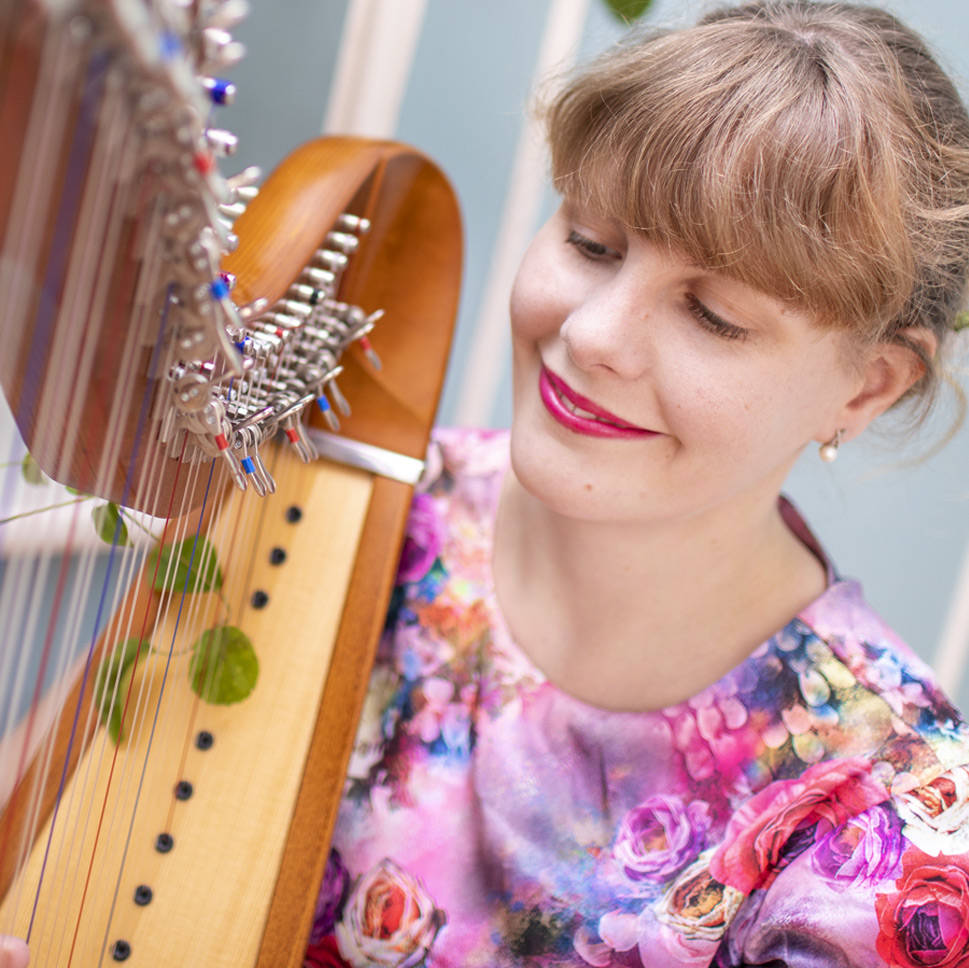 Stephanie Liney Harpist